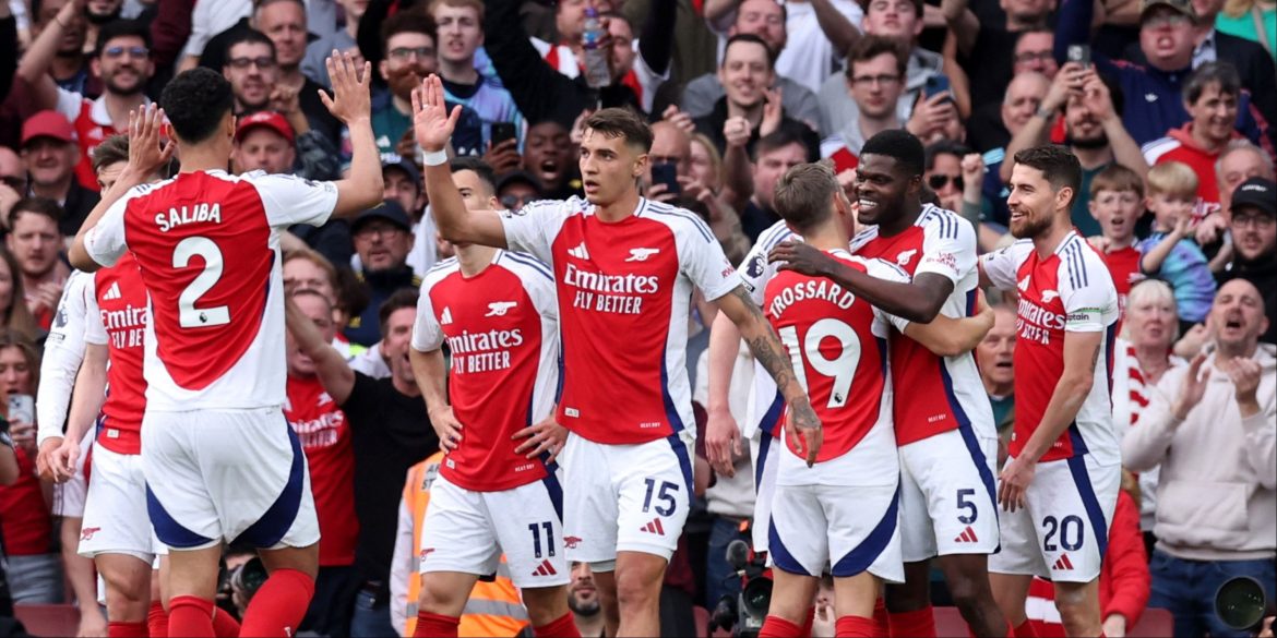 £200k-a-week Arsenal star "set to leave" as director travels for UK talks
